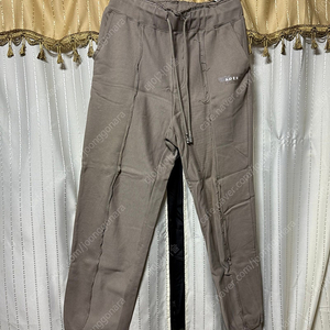 아더에러 duct tape sweatpants [A3]