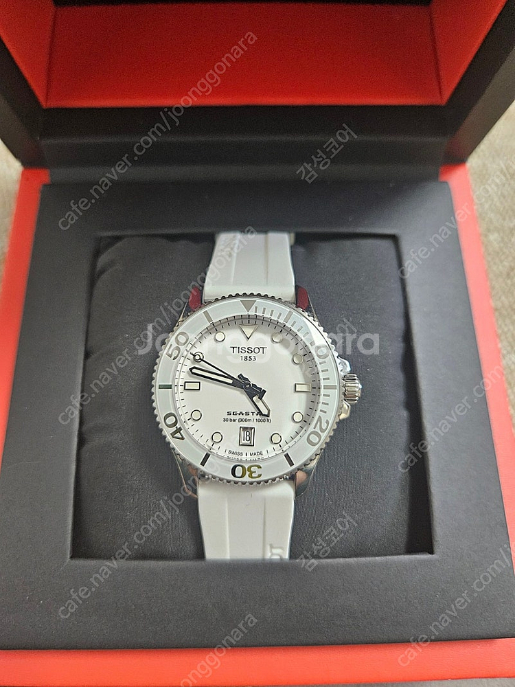티쏘 씨스타 1000 36mm 화이트 다이버 시계--1