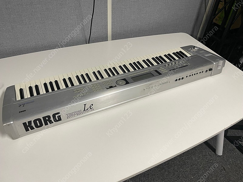 Korg Triton LE 76건반 25만원--1