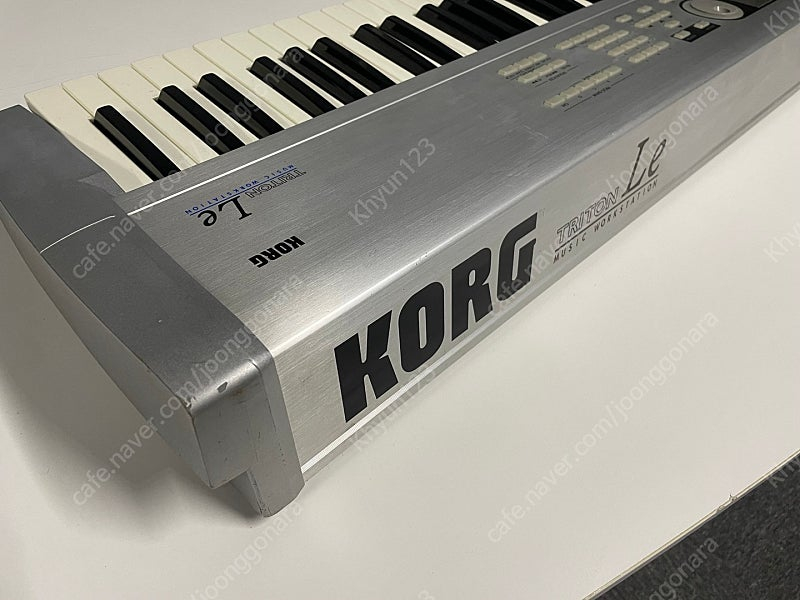 Korg Triton LE 76건반 25만원--2
