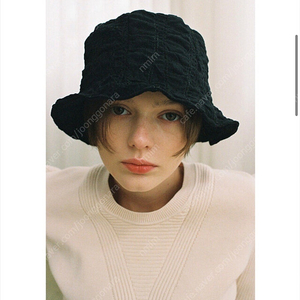 예리 모자) 어썸니즈 모자 WAVY LAMPSHADE HAT_BLACK