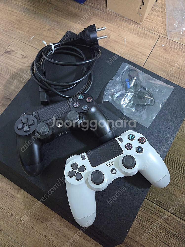 PS4 Pro 1TB 풀박 10.01 가능 버전--2