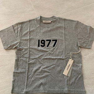 [새상품] 피어오브갓 에센셜 우먼, 여성, 1977 반팔 티셔츠 (L)체구 작으신 남성 가능