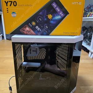 HYTE Y70 TOUCH INFINITE 판다화이트