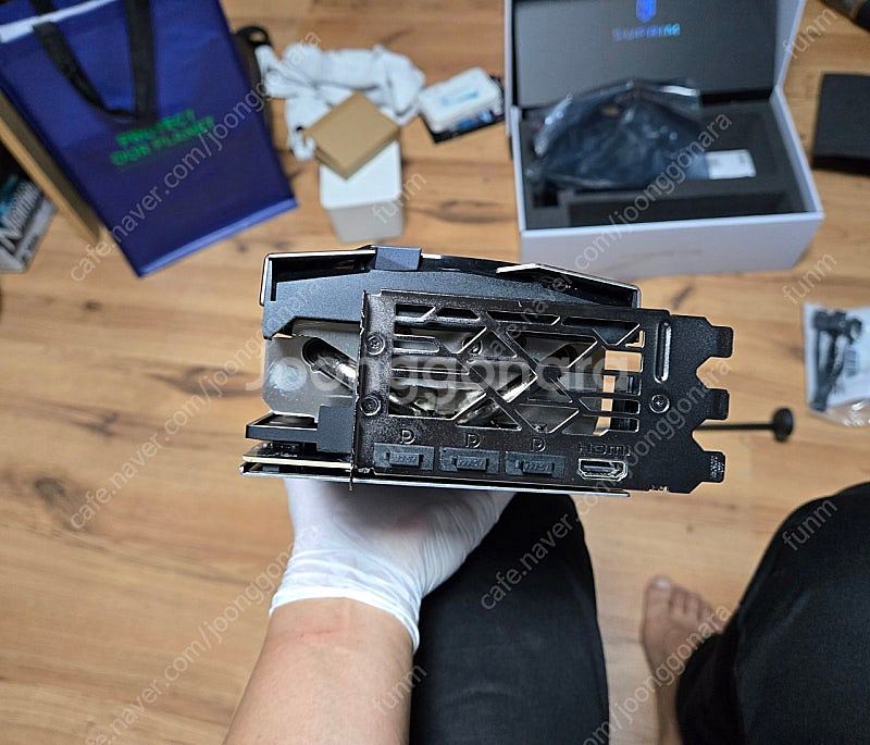 rtx4090 슈프림 팝니다.--4