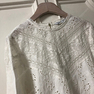 ZARA 자라 에스닉 펀칭 아일렛 보헤미안 레이스 블라우스 마랑맛