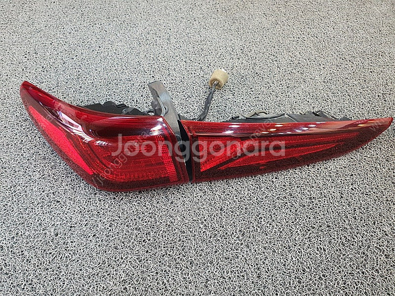 코나 테일램프 후미등 1대분 세트팝니다.--1