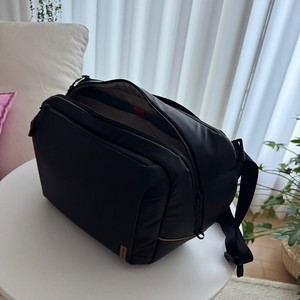 피지테크 원고 v2 슬링백 10L 블랙 팝니다.