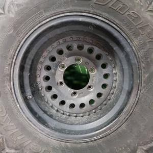 1297번 테라칸 휠타이어 한대분SET 31X10.50R1 15LT(15인치) 15X 8.5JJ 팝니다