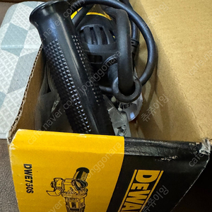 디월트 DWE750S 그라인더 판매합니다.미사용