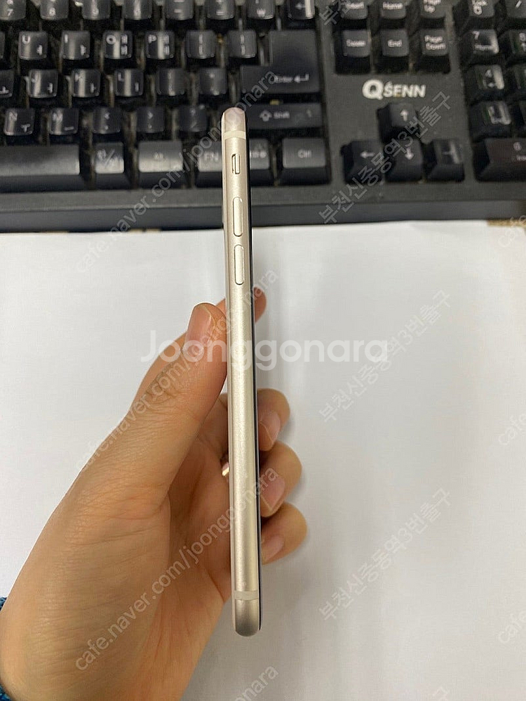 025455 아이폰SE3 화이트 외관AA급 128GB ...--4