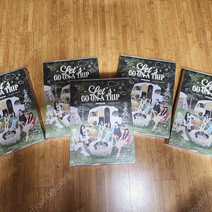 오마이걸 2025년 시즌 그리팅 Let's go on a trip 팝니다.