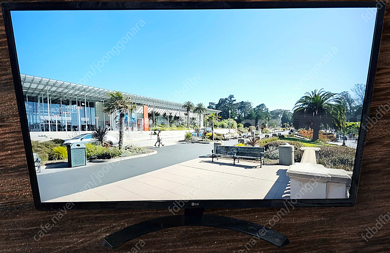 LG 32인치 LED 모니터 32MP58HQ 팝니다--1
