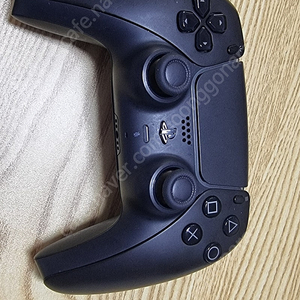 PS5 듀얼센스 컨트롤러 블랙 2024년식 팝니다