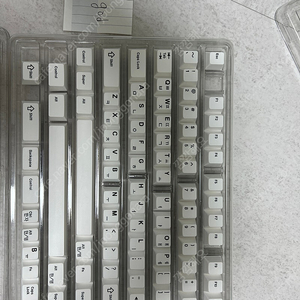 GMK bow hangul 한글 black on white 키캡 판매합니다