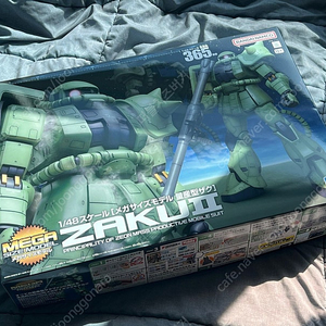 반다이 메가사이즈 자쿠 양산기(사병용) ZAKU II