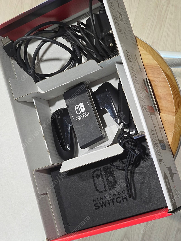 닌텐도 스위치 배터리 개선판--1