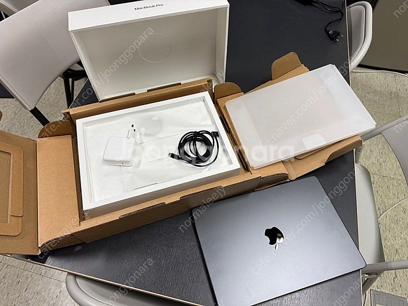 맥북 프로 M3 Pro 14inch 11/14코어 1T...--9