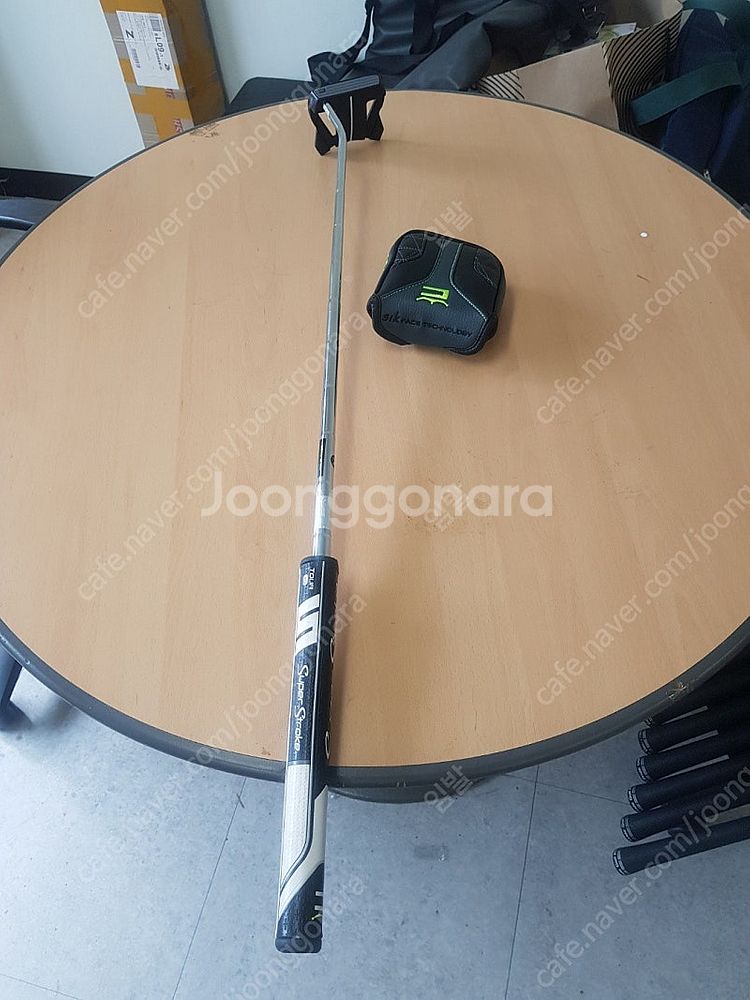 코브라 스팅레이 퍼터 34인치 팝니다.--0
