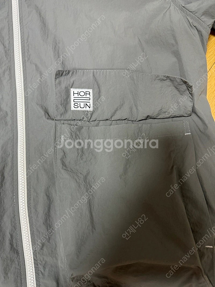 홀리선 브리즈 나일론 후드 집업 자켓 판매합니다--2