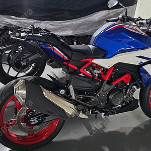 BMW G 310r 2024년형, 25년 등록, 주행거리 200kg, 무꿍 무사고 팝니다. 490만원