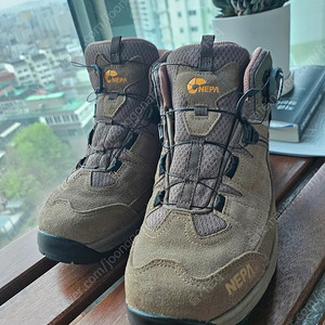고어텍스 네파 등산화 260mm