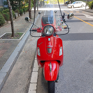베스파300 슈퍼 이탈리안 레드 ABS/ASR 버전 풀옵션 차량 400에 던집니다.