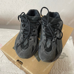 아디다스 이지부스트 700 반타 UK4(225)