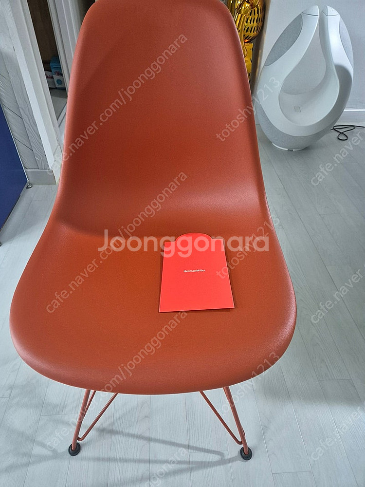 허먼밀러 체어 새상품--1