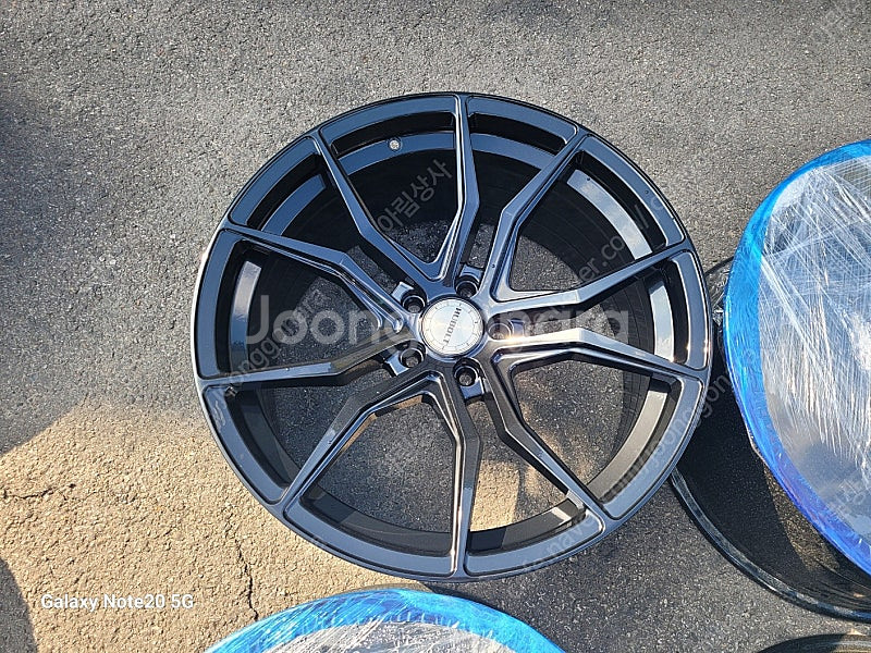 (판매) 휴볼트 FXX 20인치휠--1