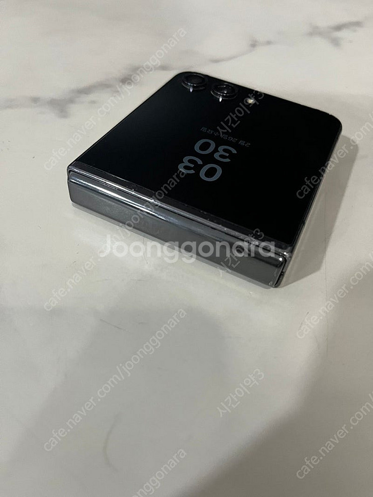 갤럭시 Z플립5 블랙 256용량 18만5천원 판매합니다...--4