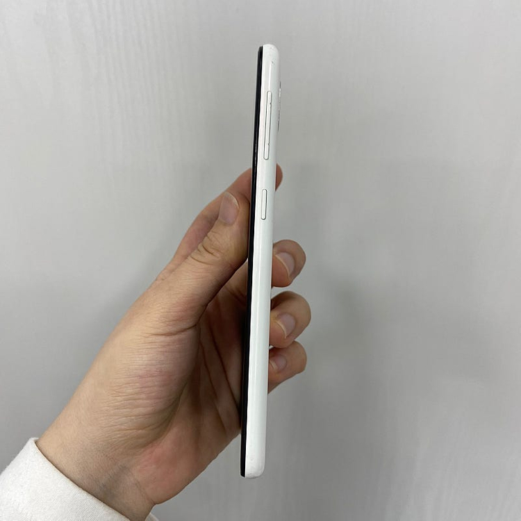 72285 갤럭시A10E 32기가 화이트 자급제 팝니다. 6만원 이미지