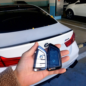 BMW Z4, X1, X3, X5 3시리즈, 5시리즈 차량키 근접도어 기능 탑재된 칼키형 디자인 포함 다양한 디자인의 디스플레이키로 교체