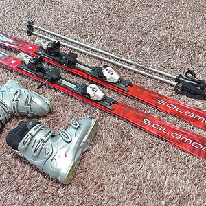 여성용 스키 세트(스키152cm,부츠 240~245mm)