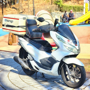 서울 19년식 더뉴 PCX125 배달세팅 팝니다