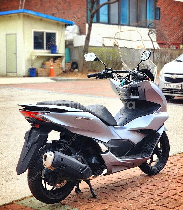 서울 21년식 PCX125 ABS 블박튜닝 팝니다--2