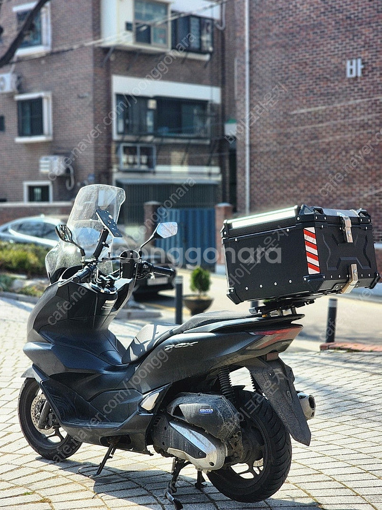 서울 23년식 PCX125 ABS 배달세팅 블랙 팝니다--2