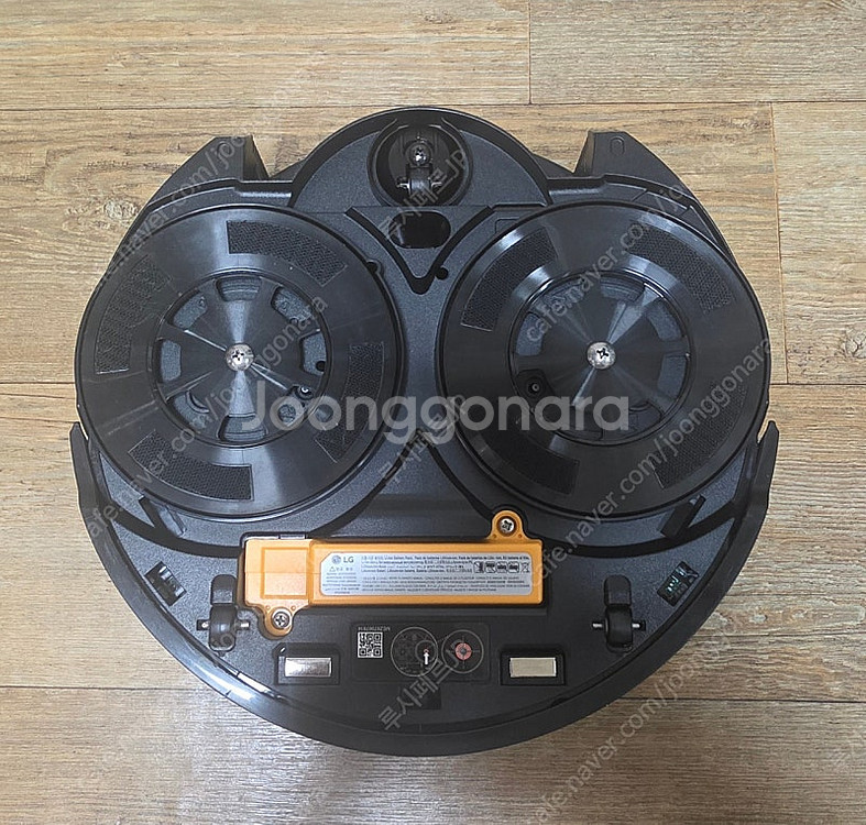 LG 코드제로 M9 물걸레 로봇청소기 팝니다.--1