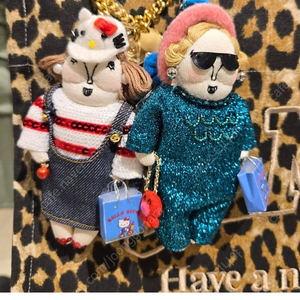 MUVEIL 뮤베일 뮤베르 산리오 키티 그랜드마 키링 새제품 랑방 타임 마인 한섬