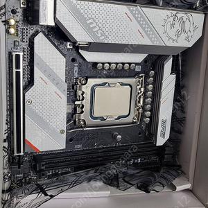 MSI B760i edge itx 메인보드