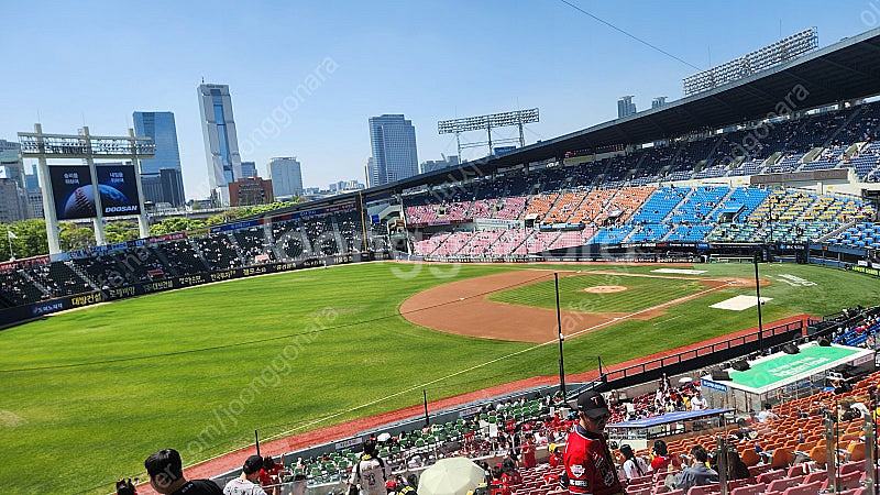4.25일 기아엘지 526열 4연석 팝니다--0