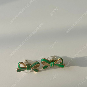 케이트 스페이드 리본 귀걸이