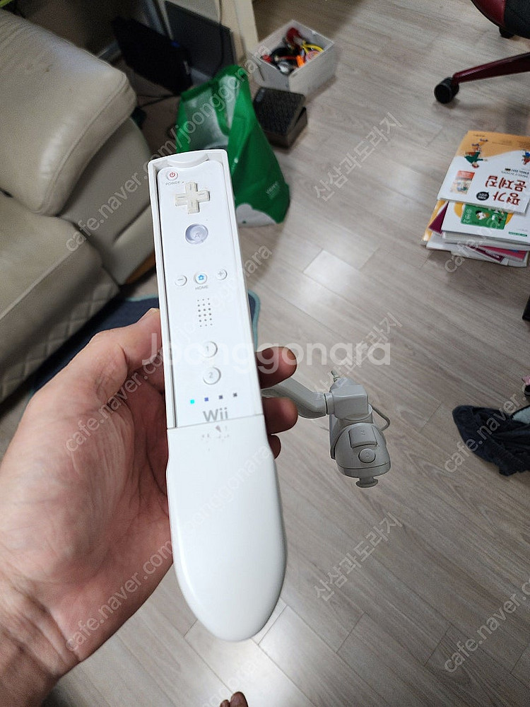 wii 1인셋 팝니다. 패밀리 피싱 컨트롤러 포함.--2