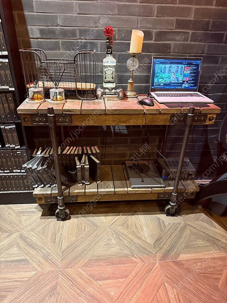 까사알렉시스 명품 인테리어 가구 / 소품 판매합니다. 빈티지 인테리어 이미지