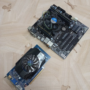 1. Gigabyte ga-b85m-d3h 2.Gigabyte gv-r6570c-1gi