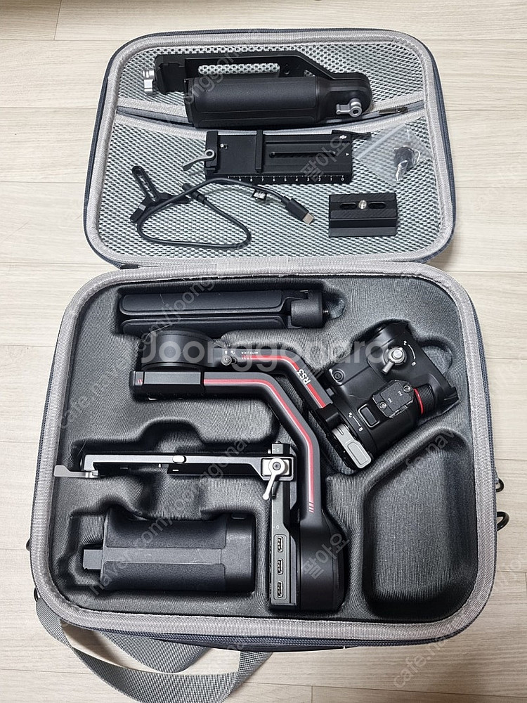로닌 dji rs3 짐벌 +핸들+전용가방 판매합니다--0