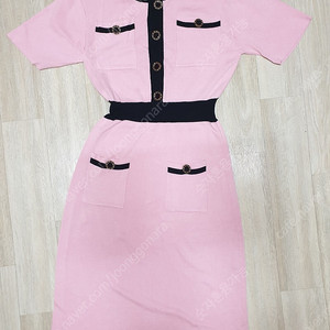 샤넬비슷한 니트원피스.투피스 한번씩입었어요