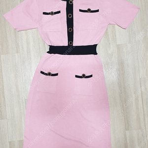 샤넬비슷한 니트원피스.투피스 한번씩입었어요