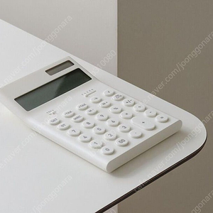 플러스마이너스제로 계산기 크림컬러 미니멀 인테리어소품 매장 및 집 꾸미기