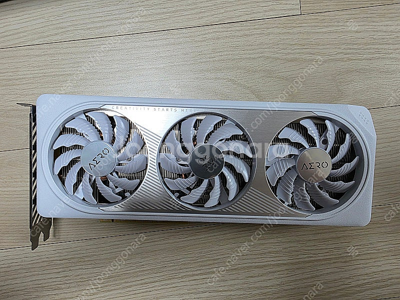 기가바이트 지포스 RTX 4060 AERO 팝니다.--2